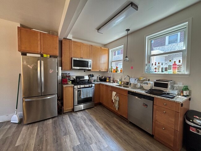 Building Photo - 5872 Shady Forbes Ter