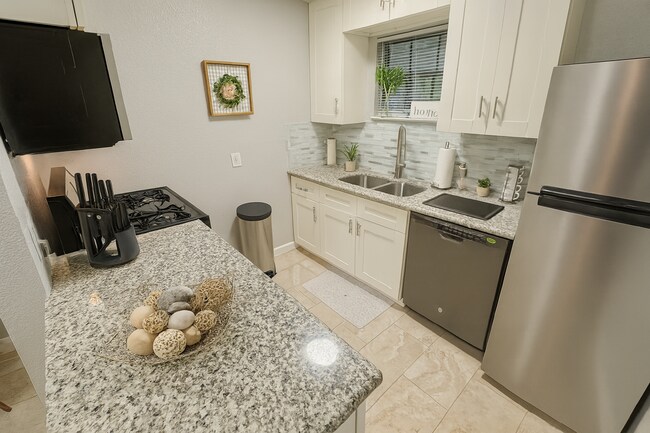 Foto del edificio - 3316 N MacGregor Way