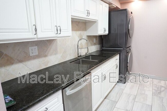 Foto del edificio - 10444 N 69th St
