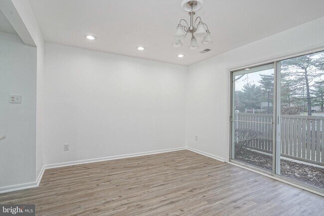 Foto del edificio - 1155 Golden Pond Ct