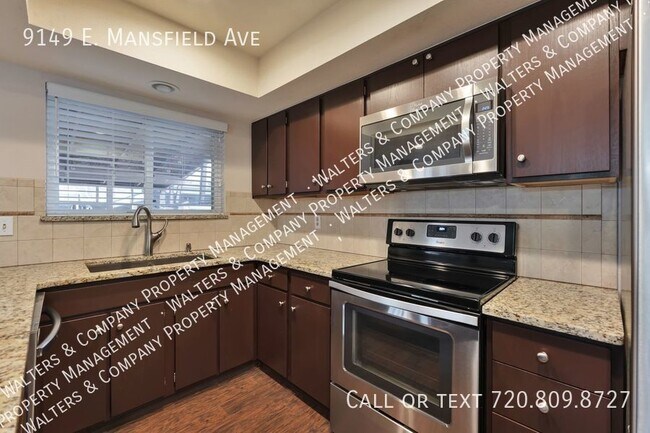 Foto del edificio - Gorgeous 4 Bed 3 Bath Cherry Creek Townhome!!