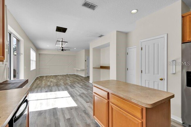 Building Photo - 1037 Sailing Bay Dr