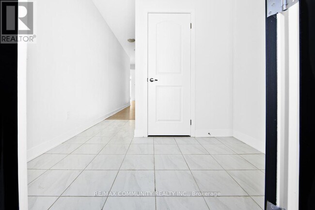 Building Photo - 1039 Thompson Dr