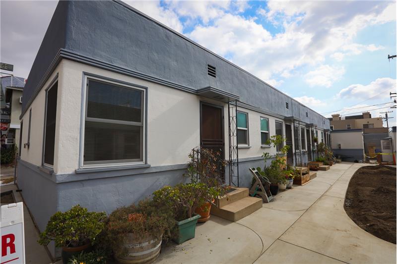 Primary Photo - 2620 Santa Monica Blvd