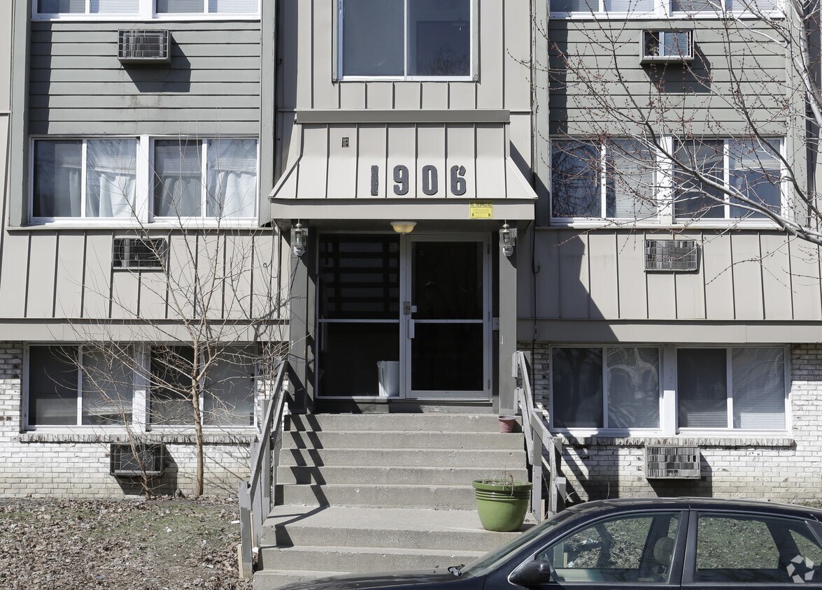 Building Photo - 1906 Clinton Ave