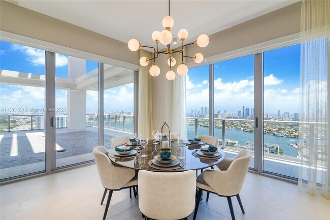 Foto del edificio - 16385 Biscayne Blvd