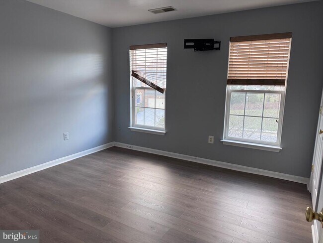 Foto del edificio - 2004 Taylor Grace Ct