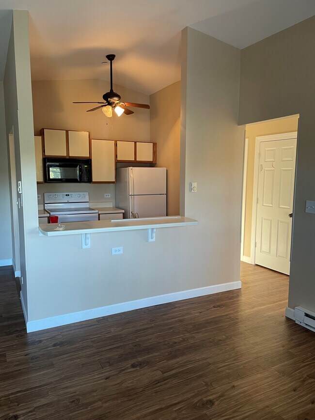 Kitchen - 1343 Cunat Ct