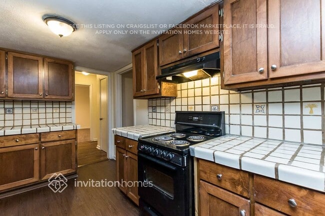 Foto del edificio - 1569 Briarwood Ln SW