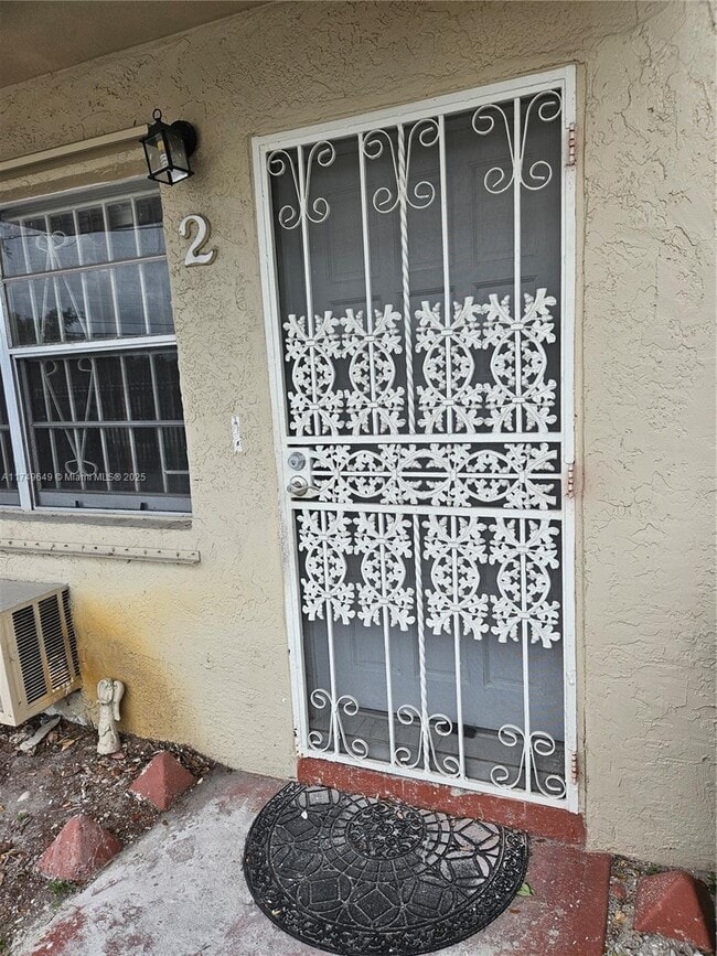 Foto del edificio - 2040 Grant Ave