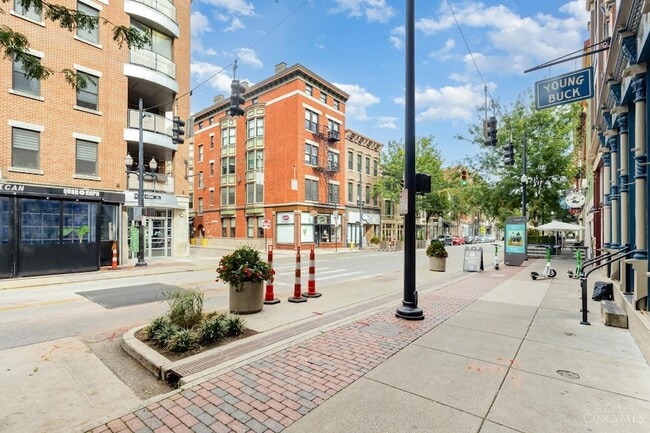 Photo - 1326 Vine St Apartment