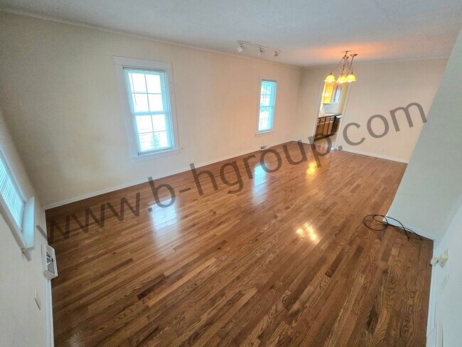Foto del edificio - New Listing!