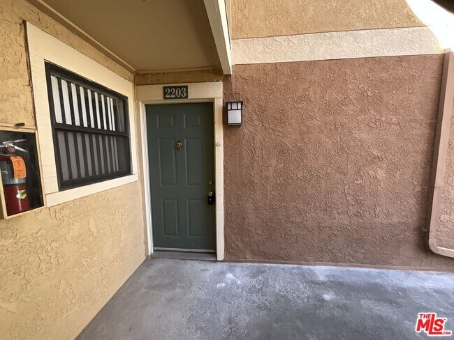 Foto del edificio - 10655 Lemon Ave