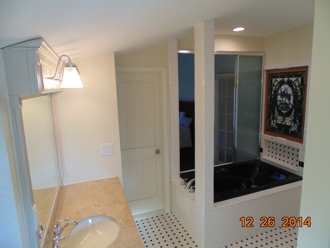 Foto del edificio - 1665 Central Ave