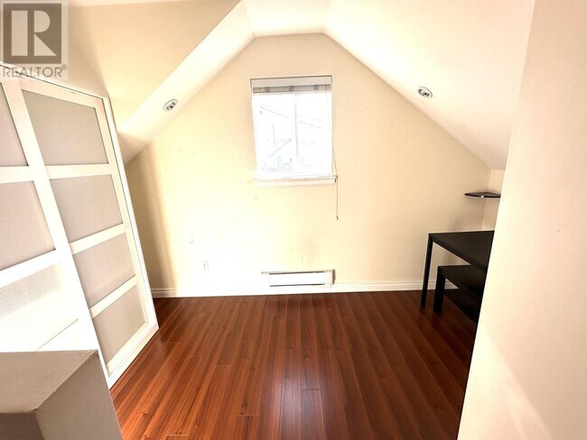 Photo du bâtiment - 31XX E 16th Ave