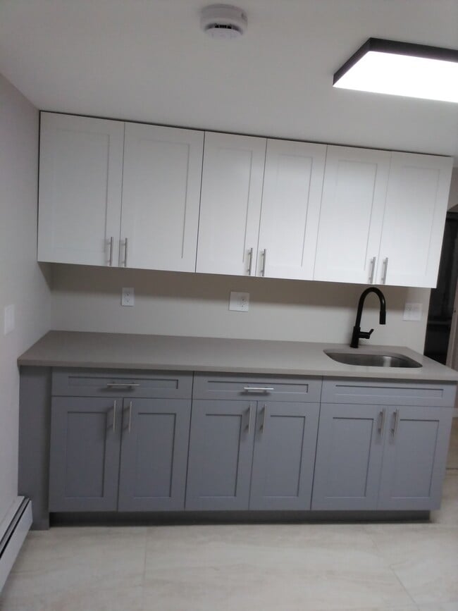 Building Photo - 21 Ramapo Rd