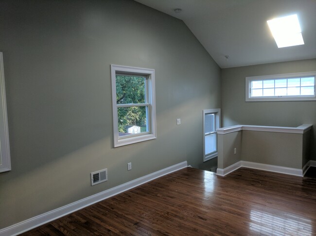 Building Photo - 407 Bell Ave