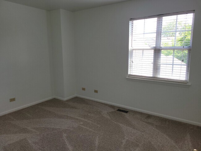Foto del edificio - 1148 Regency Ct