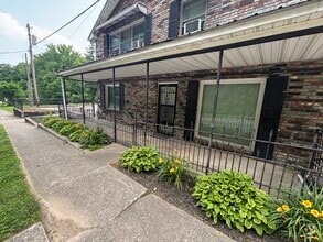 Building Photo - 136 S 10th St
