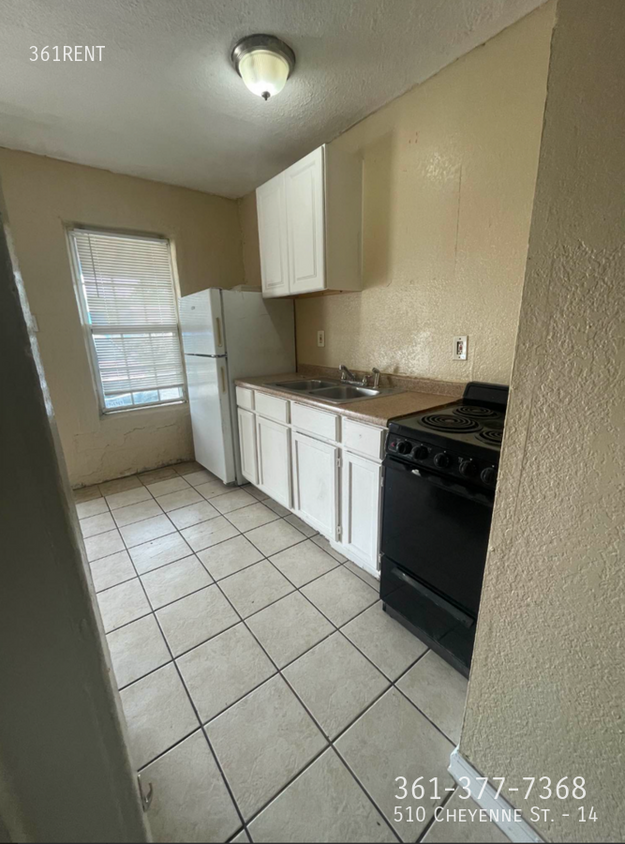 Foto principal - Affordable 1 Bed + 1 Bath