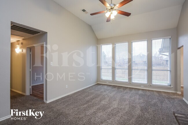 Foto del edificio - 136 Woodcreek Dr