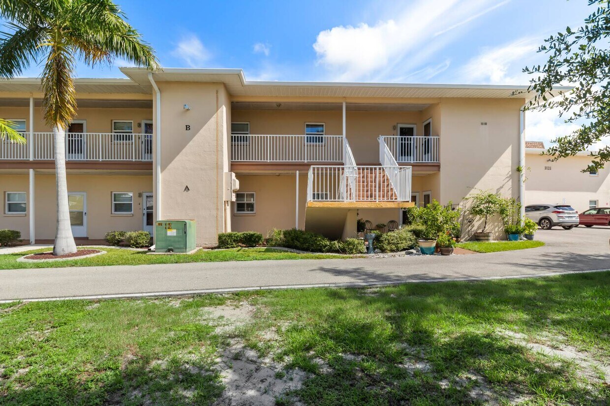 Primary Photo - 3136 Harbor Blvd