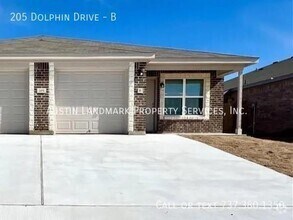 Building Photo - 205 Dolphin Dr