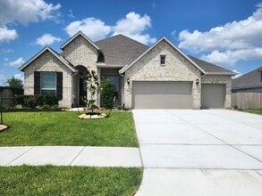 Building Photo - 5003 Twin Summit Dr
