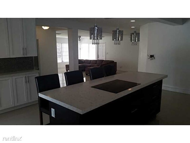 Building Photo - 5901 W Broward Blvd
