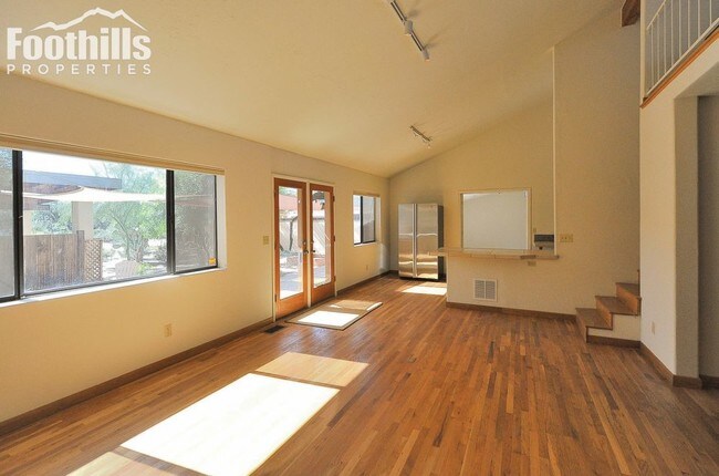 Foto del edificio - 3777 N Vine Ave
