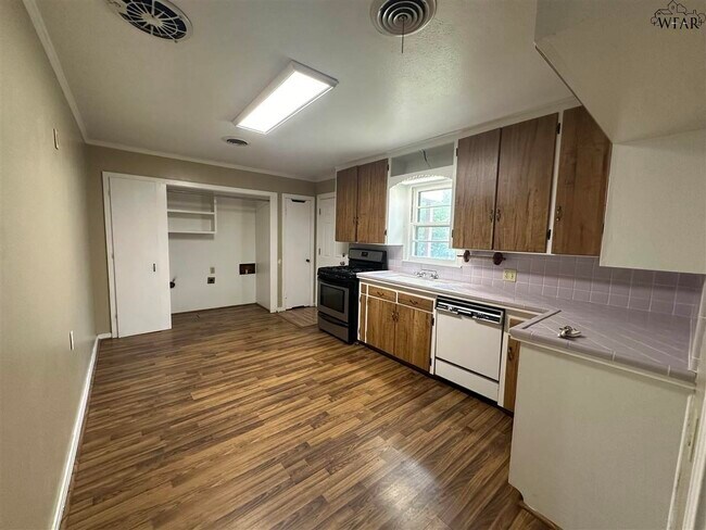 Foto del edificio - 2612 Fairway Dr