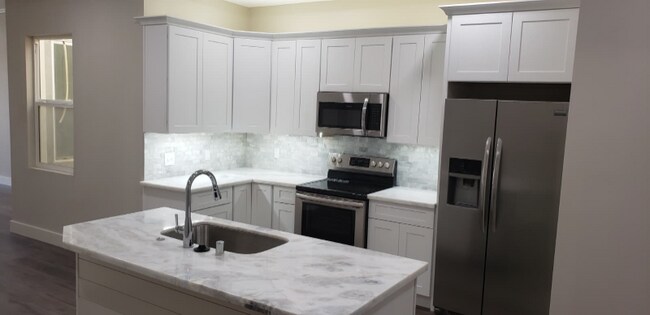 Foto del edificio - 105 E 5th St