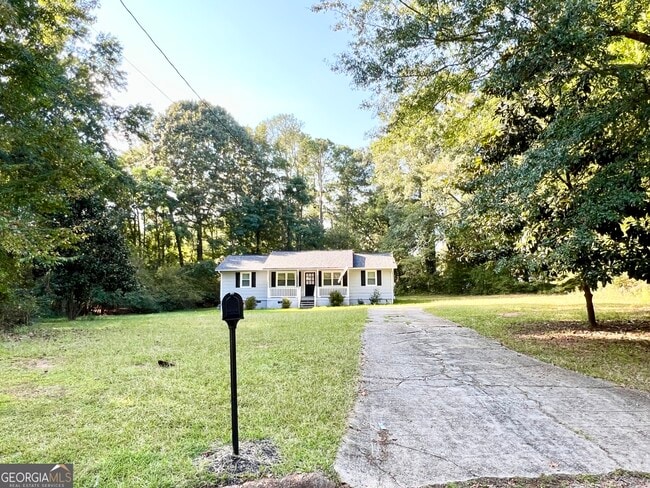 Building Photo - 207 Custer Cir