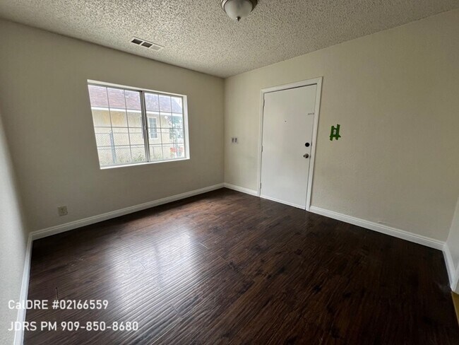 Foto del edificio - Rialto 2 bedroom Home