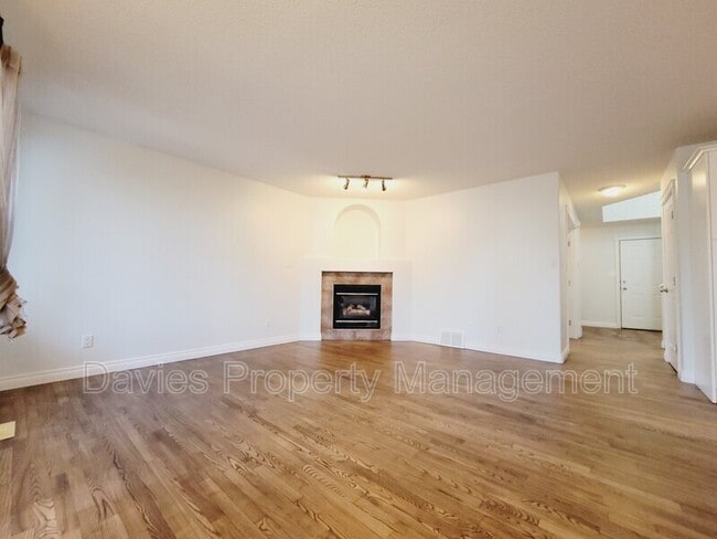 Building Photo - 163 Cote Crescent NW