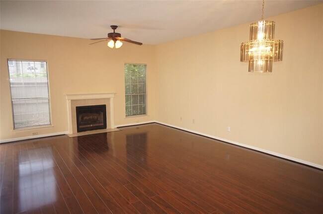 Building Photo - 8083 El Mundo St
