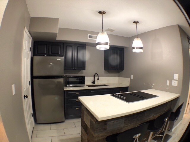 Kitchen - 19007 SW Chesapeake Dr