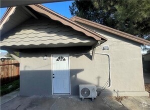 Building Photo - 2743 E 1/2 St