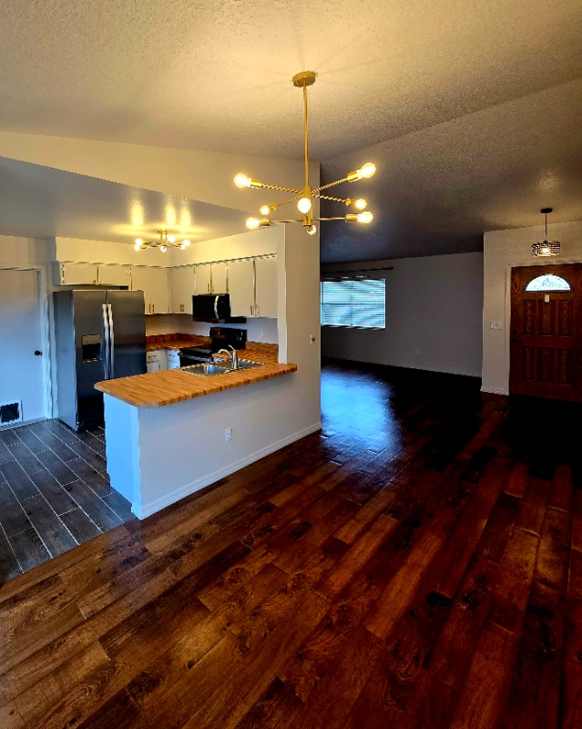 Building Photo - 1084 Aaron Dr