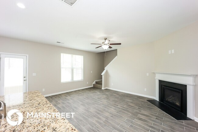 Building Photo - 6372 Woodwell Dr