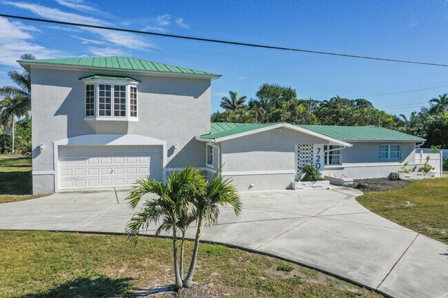 Foto del edificio - NOW AVAILABLE - Single Family Minutes From...