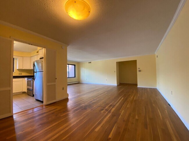 Foto del edificio - Concord Condo - Heat and Hot Water Included!
