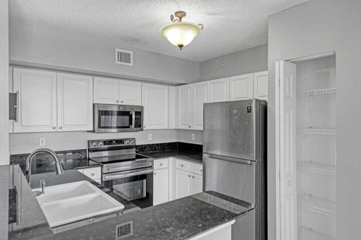 Photo - 651 Okeechobee Blvd (West Palm Beach, FL)