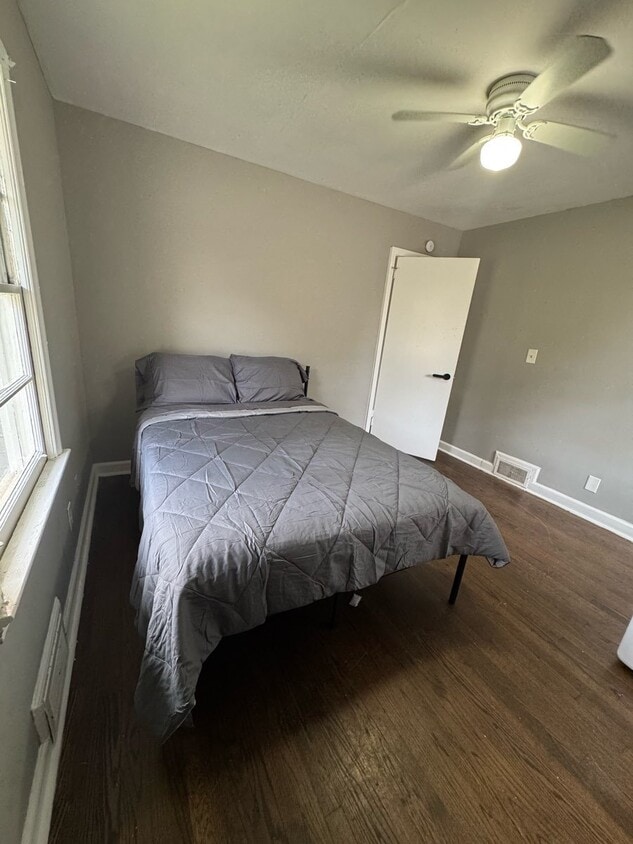 Building Photo - 2804 Long Way