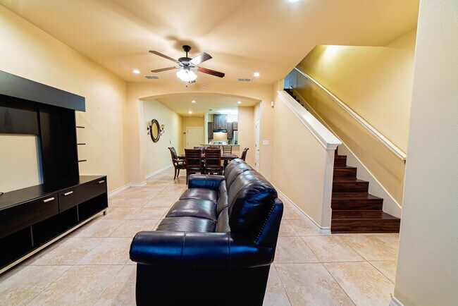 Building Photo - 5814 Montevista Dr