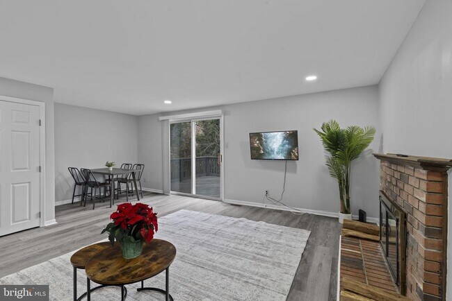 Foto del edificio - 70 Dorchester Cir