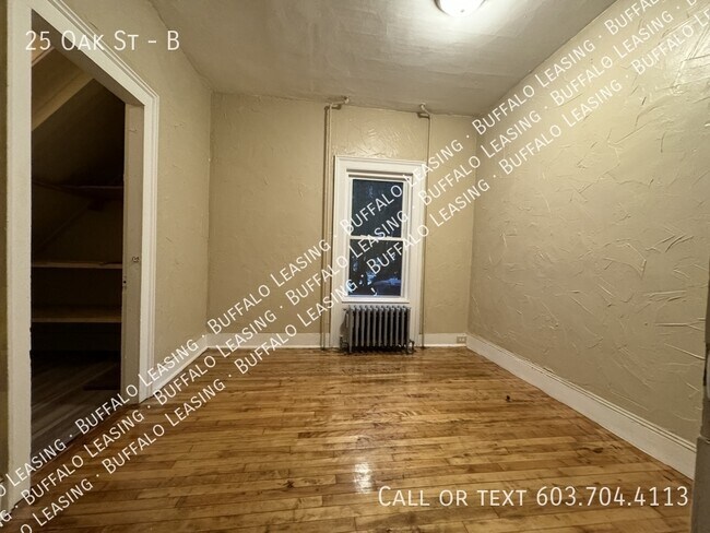 Building Photo - 25 Oak St