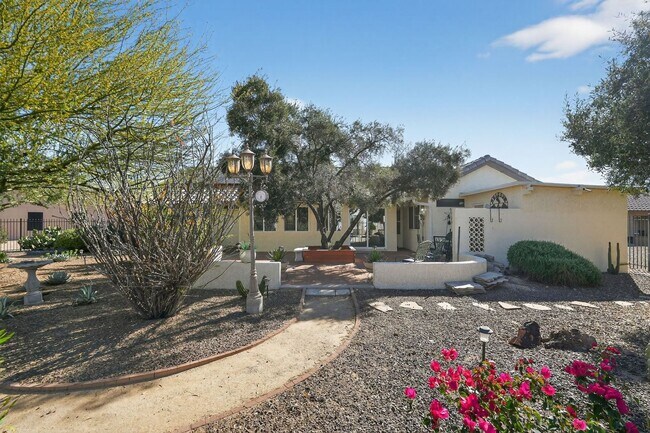 Building Photo - 21612 N 148th Dr