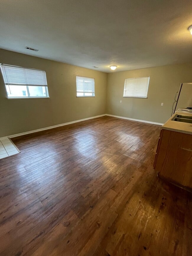 Foto del edificio - 2 bed/ 1 bath Single Family House