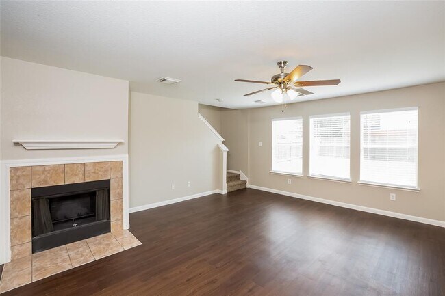 Foto del edificio - 8010 Suffield Glen Ln